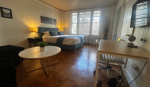 Vintage Studio in Belltown-Space Needle