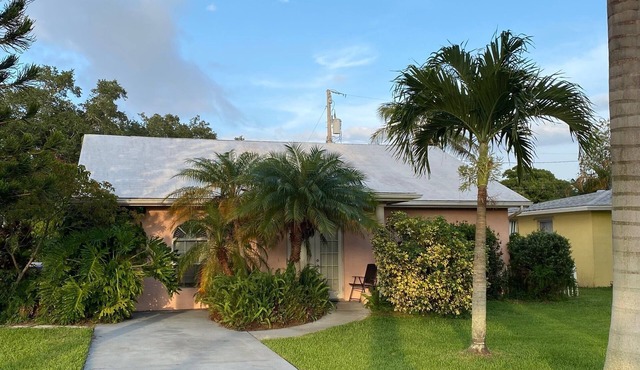 Vintage Vero Bungalow