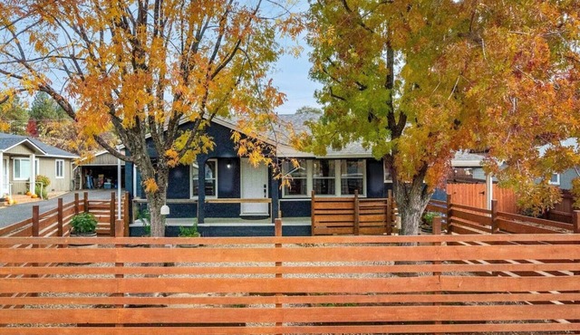 Vintage Vine+GuestHouse~walk2 Main~BackyardRetreat