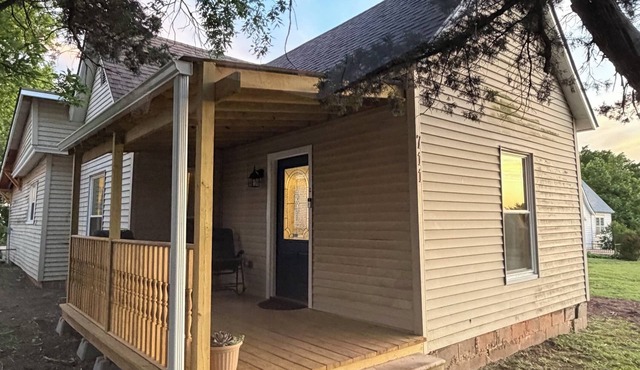 Vintage Whitfield Cottage Retreat 3 Bedroom 2 Bath Sleeps 7