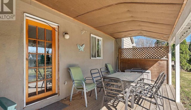 Vintage Wine Time in the heart of wine country!