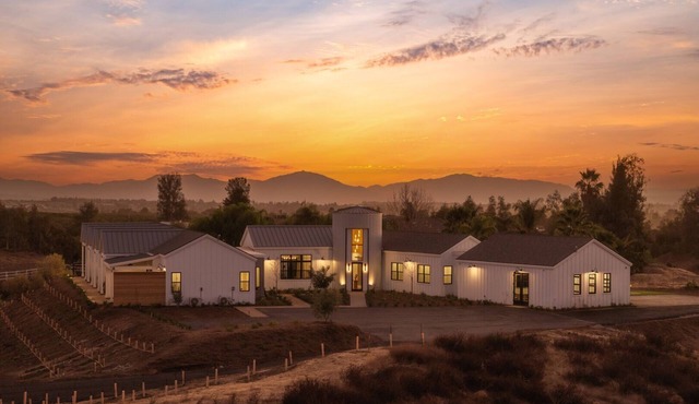 Vintner's Village | California-Chic Wine Estate