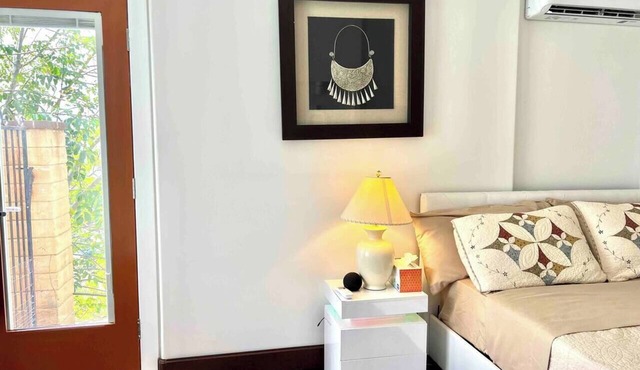 Vintoca Private Oasis Suite Farm Retreat, Private Bedroom & Bathroom Grove, Pool & City View