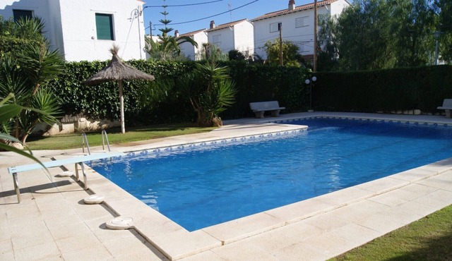 Vinyet Sunshine 2 bed 2 bath steps from the beach