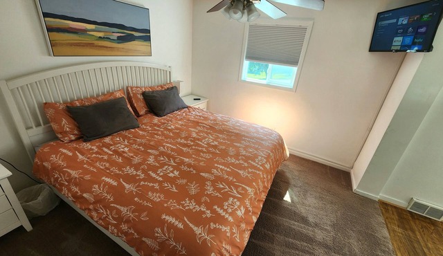 Viola Suite #1/1 bed, 1.5 Bath, Pets Welcome!