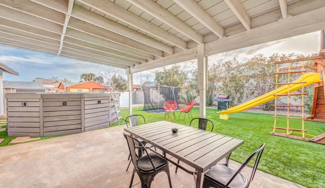 VIP DESIGN HOUSE! private pool big backyard