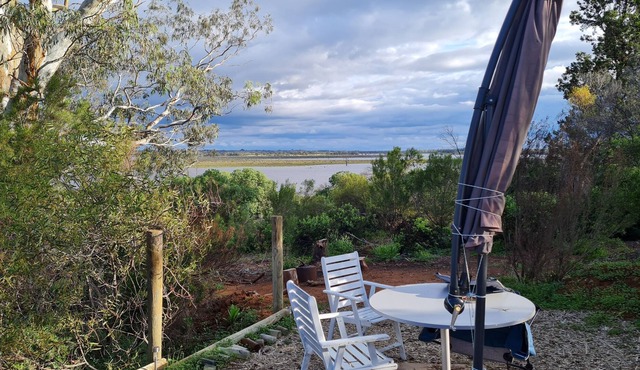 ***VIP glamping in the centre of the Riverland***