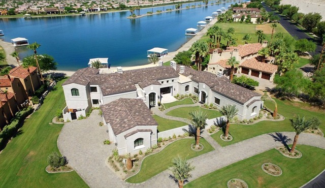 VIP Lakefront Estate - available for Coachella! Indulge in Luxury 5BR