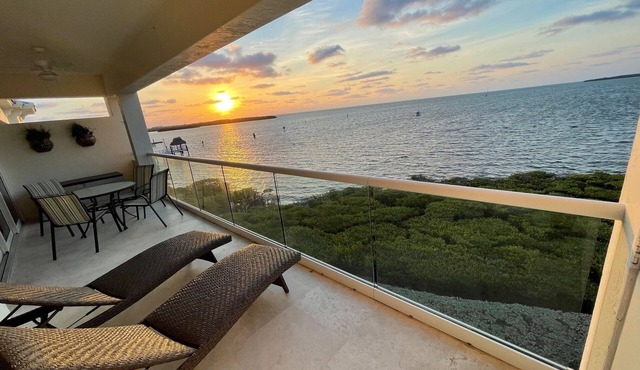 VIP LUXURY PENTHOUSE - OFFERS KEY LARGO'S BEST PANORAMIC OCEAN VIEWS- SPEAKEASY!