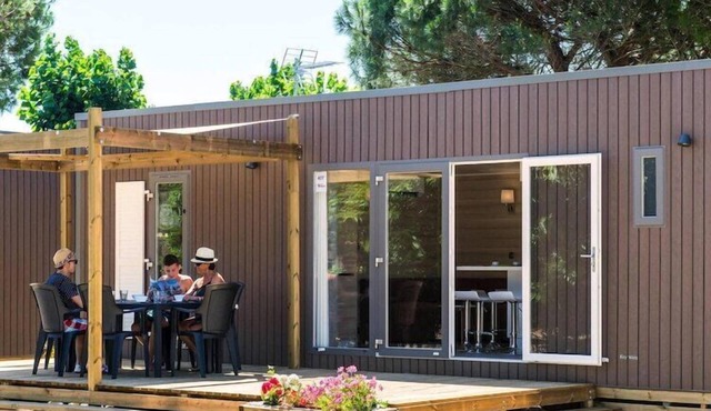 VIP mobile home with terrace