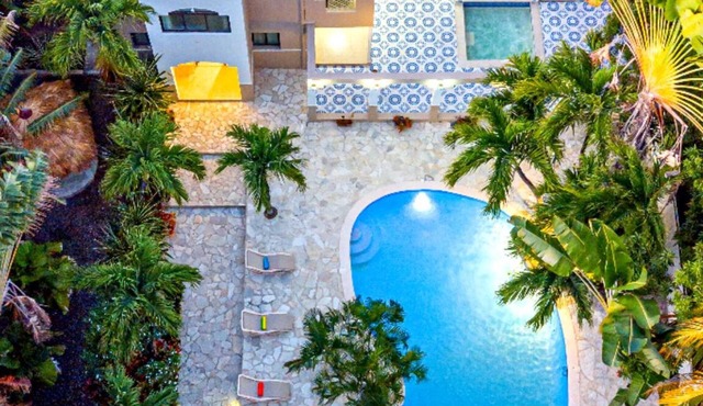 VIP - "Villa Infinito"Bani's Beachside Mansion!