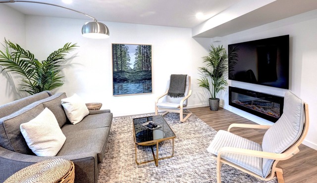 VIP YXE - Varsity View | 1 Bedroom Suite Near RUH