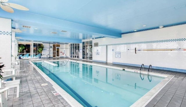 Virginia Beach | Oceanfront Getaway | Pool & Beach | 2BR