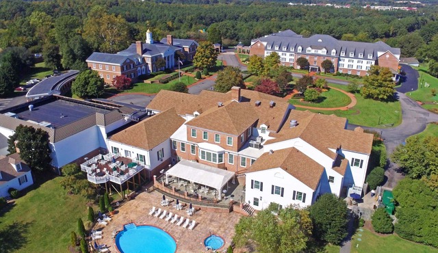 Virginia Crossings Hotel, Tapestry Collection by Hilton