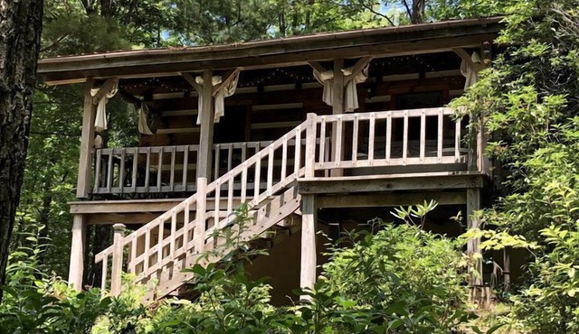 Virginia Glamping Destination with Hot Tub, Perfect for Romantic Getaways in Galax
