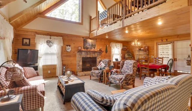 Virginia Mountain Cabin with Decks and Fireplaces