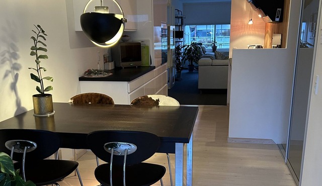 Virkelig Flot og Lækker lys Lejlighed, 5 min fra Måløv Station