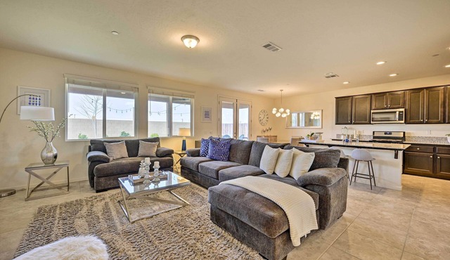 Visalia Home w/Yard: 4 Mi to Downtown!