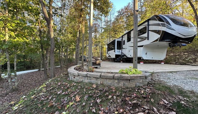 Visit Cumberland Falls, see the Moonbow and enjoy Corbin's luxury RV campground.