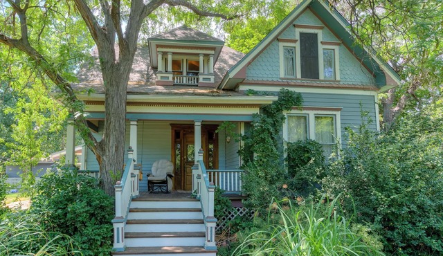 Visit History - Close Access to Everything Cool in Boulder - Bus, Bike or Walk