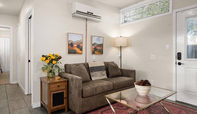 Visit our bright, spacious and clean centrally located one bedroom!