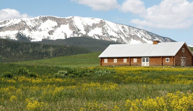 Visit Our Modern Everett, WA hotel Minutes From Boeing