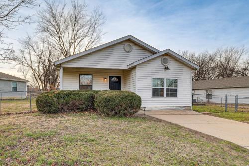 Visit Route 66! Pet-Friendly Joplin Gem with Yard
