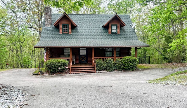 Visit Shepherd's Den for Valentine's Day- Fiber Wifi - Close to Callaway Gardens