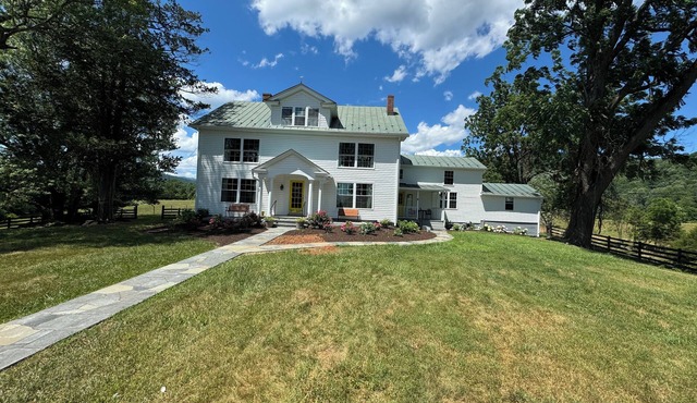 Visit the mountains this Spring. Spacious farm home. Perfect for lg groups