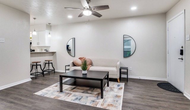 Vista Aqua Downtown-Medical District-Airport With Pool View