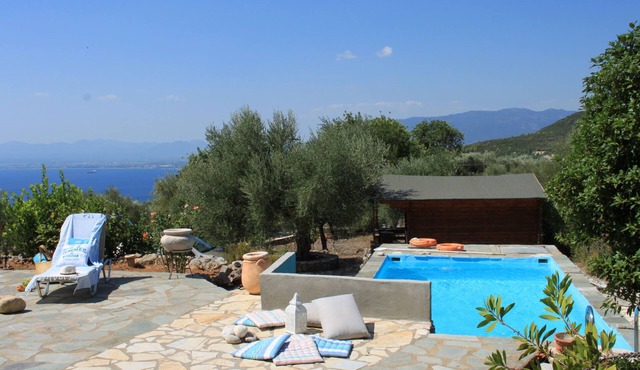 Vista Avia Villa (Traditional Stone Villa with Pool and Amazing View)