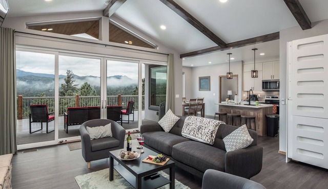 Vista Bella - 3 Bedroom Home w/Amazing Mountain Views