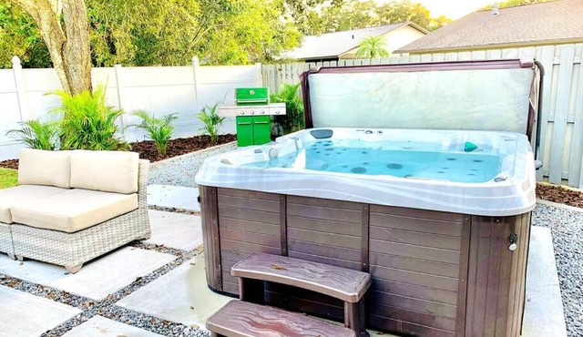 Vista Blu Sarasota by Pinecraft - 3 BR - Siesta Key 16 Min - Hot Tub