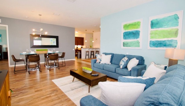 Vista Cay at Epic Universe : Luxury 4 bedroom condo