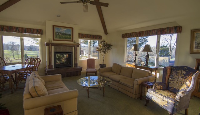 VISTA: Country Estate, 200+ PERFECT reviews! Views & PRIVACY.Seniors?-YES!
