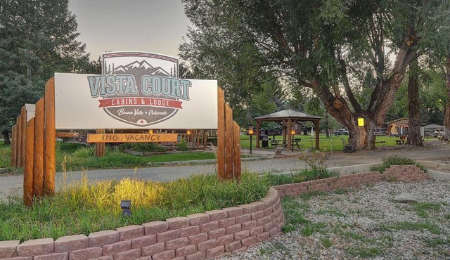 Vista Court Cabins & Lodge
