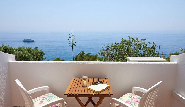 Vista Del Mare - Two Bedroom Apartment, Sleeps 4