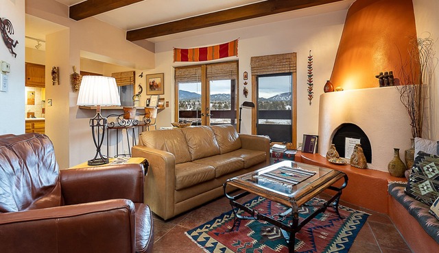 Vista La Sierra | Pet Friendly, Mountain View!