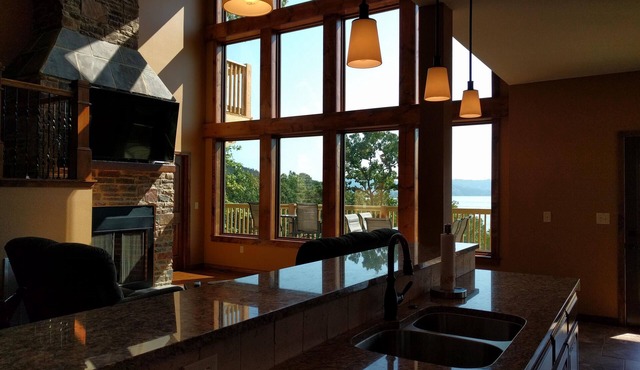 Vista Lakeside Lodge - on Table Rock Lake