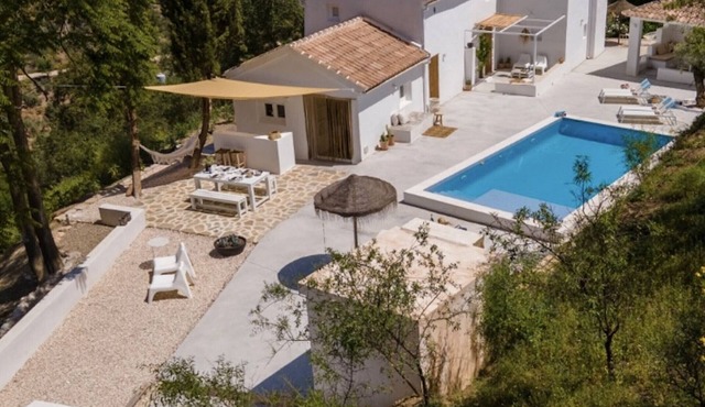 Vista Las Colinas - panoramic views with private pool