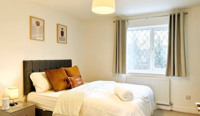 Vista Lodge (5mins) to Mcr Airport