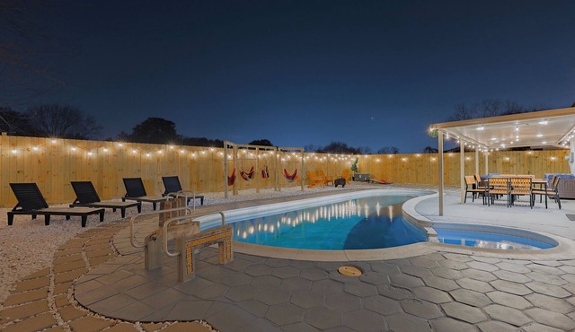 Vista verde villas 4BRs pool/gameroom/gym/southwest/houston