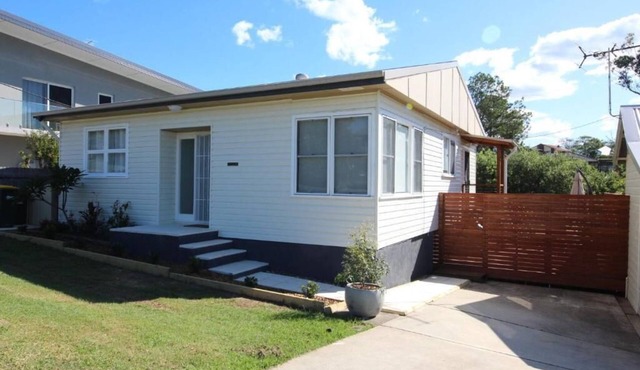 Vita Pacifica - 5 minutes stroll to beautiful Black Head Beach