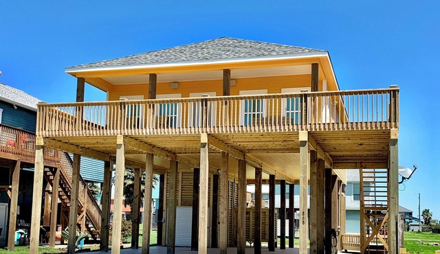 Vitamin Sea! 3 Bedroom 2 Bath, Beach Access, WIFI!