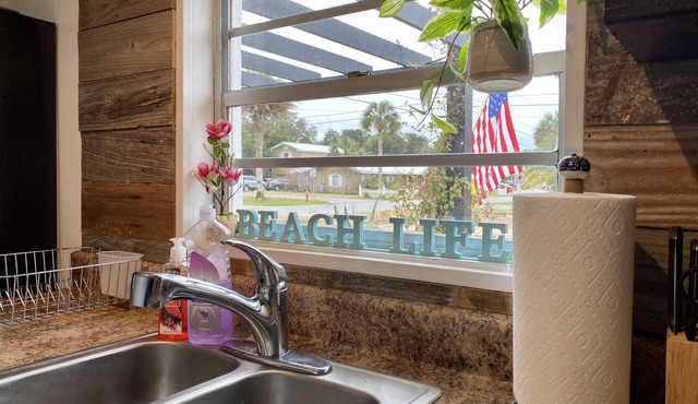 Vitamin Sea Bungalow One Block to the Ocean