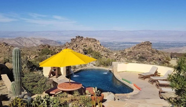 Viva Las Rocas Private Palm Desert Estate- Privacy & Exclusivity