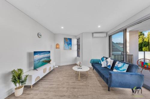 Vivid 2 bed apartment in Burwood