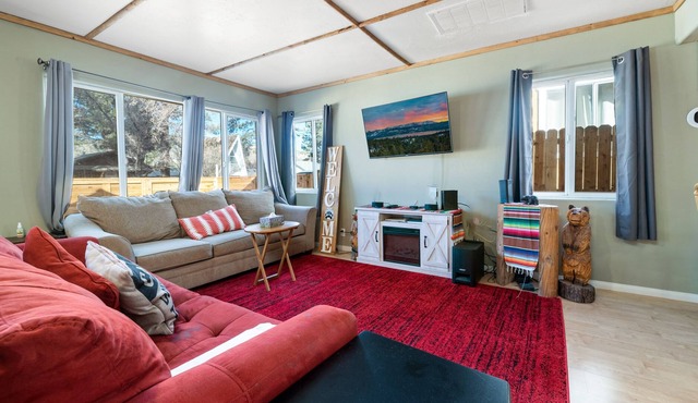 Vivienda De Osos - Walking Distance To Snow Play And Oktoberfest! 4 Bedroom Home