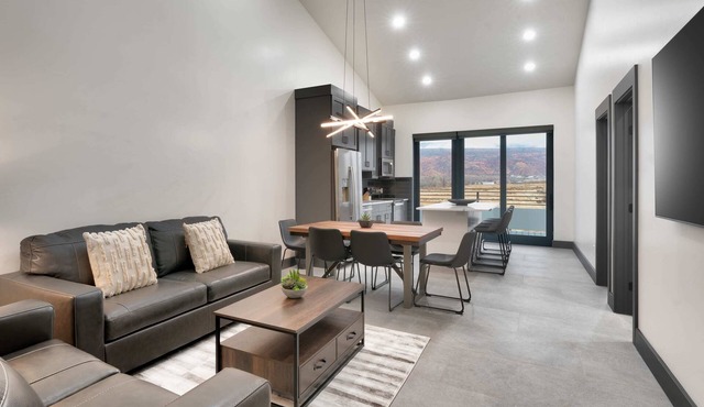 Vizcaya #4 - Moab's Newest Luxury Rental (Hot Tub)