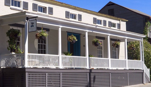 Vogue-featured lodging + event barn. Pup friendly!